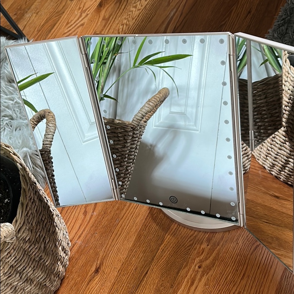 light up mirror(battery operated)